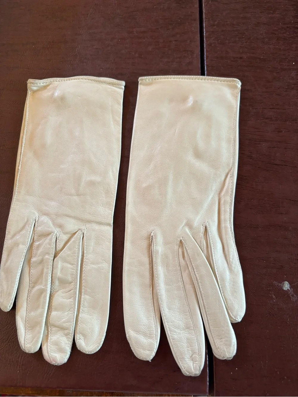 Womens vintage preowned ivory kid wrist length gloves size small
